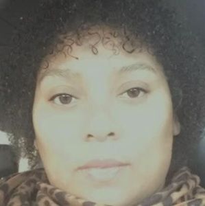 Meet your Posher, Ebony